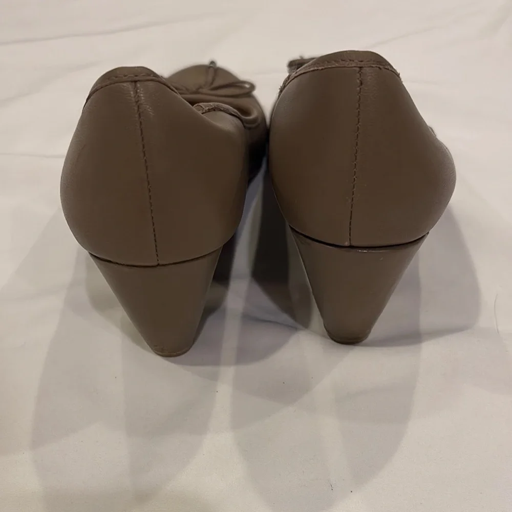BCBGeneration Elegant Brown Leather Women's Shoes
